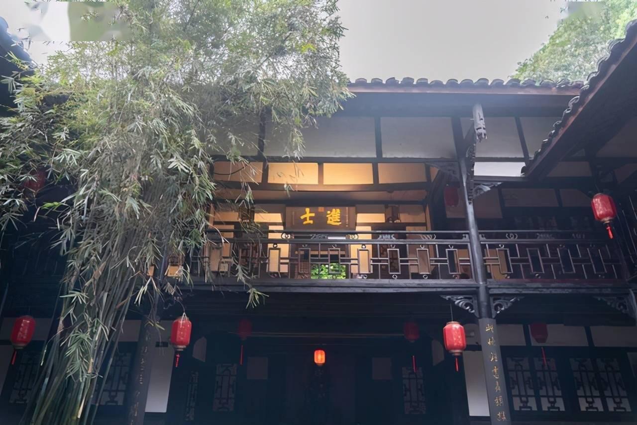 逃离啦啦队员的家